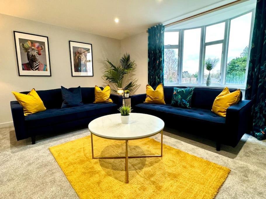 Bournemouth Getaway: 3Br Apartment Near Beach Экстерьер фото